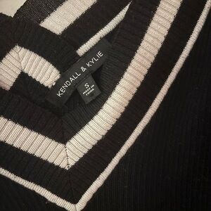 Kendall & Kylie V-Neck Black and White Sweater